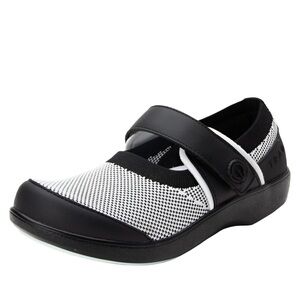 New TRAQ by Alegria Qutie Mary Jane Pedometer Shoes